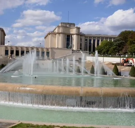 Eiffel Tower Oasis 30m From Eiffel Tower Alloggio in famiglia