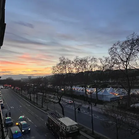Eiffel Tower Oasis 30m From Eiffel Tower Alloggio in famiglia Parigi